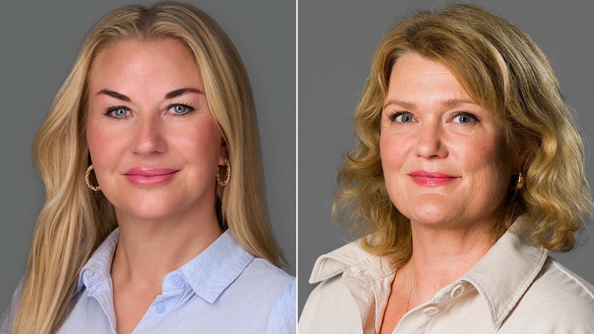 Bilde av to kvinner med blondt hår