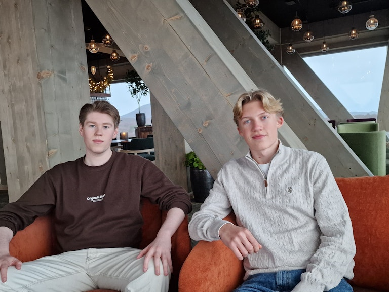 Ungdommene Leo Skagen og Benjamin Bakken fra Mental Helse Ungdom i Mosjøen, var to av deltakerne på fagdag i Bodø nylig.