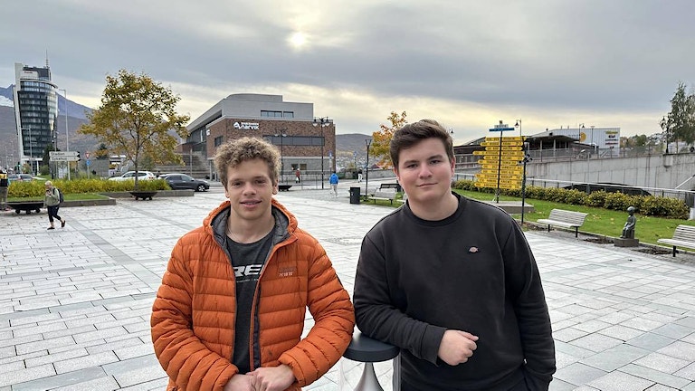 Håvard Vanem og Lukas Jakobsen representerer Narvik ungdomsråd på årets `Te ka slags nøtte?`-konferanse