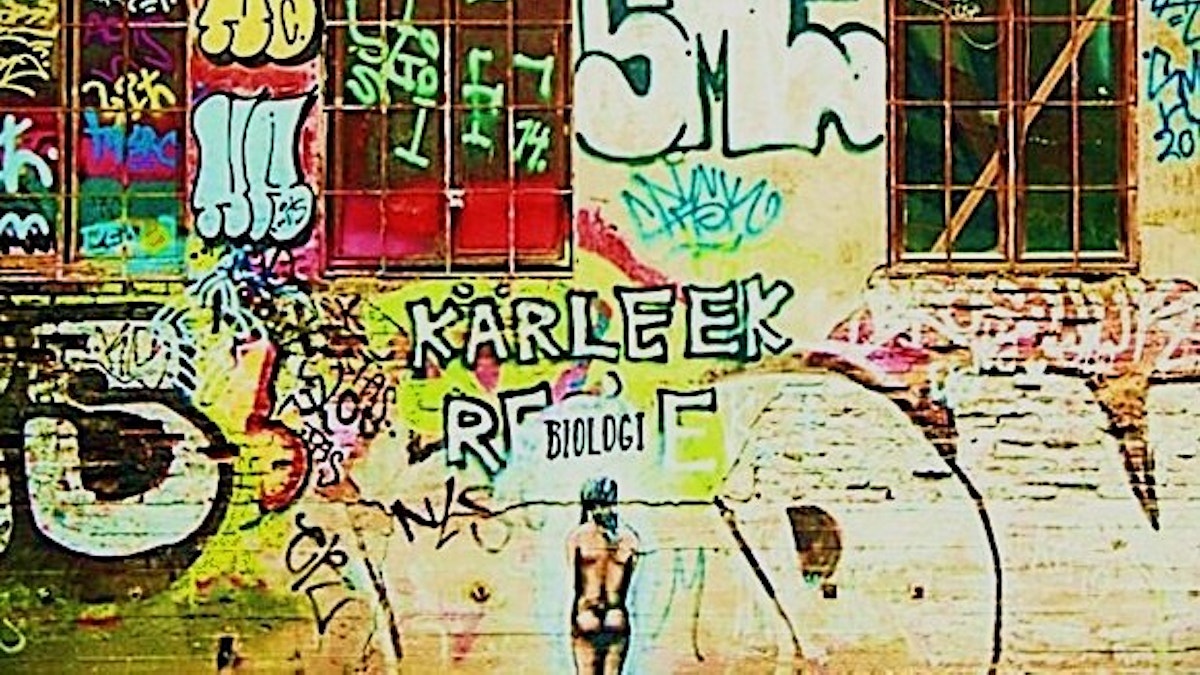 Illustrasjonsfoto. Viser en vegg med ulike grafittier. Veggen er